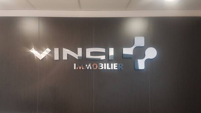 lettrage pour signalétique enseigne miramas