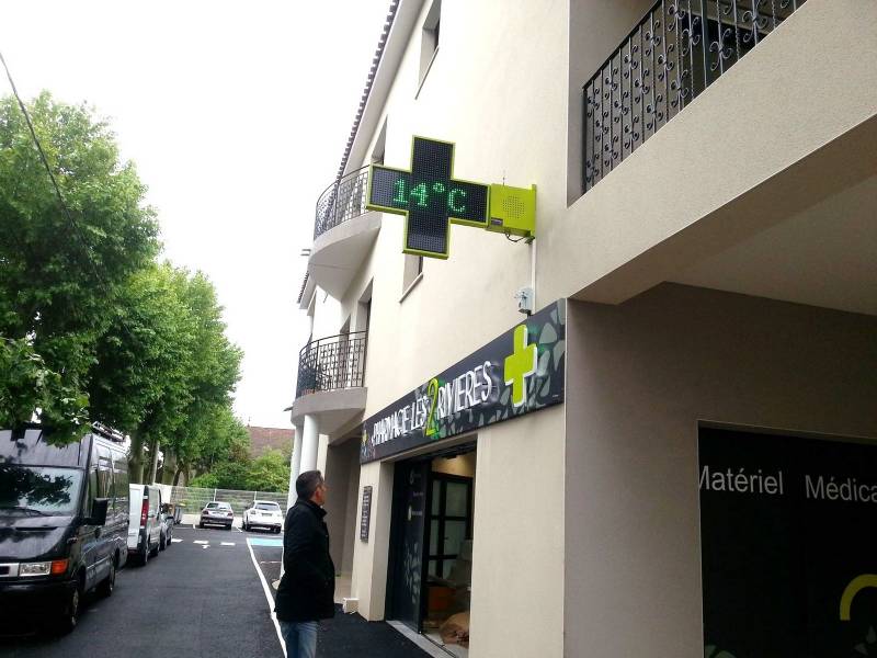 Croix de pharmacie à diodes béziers