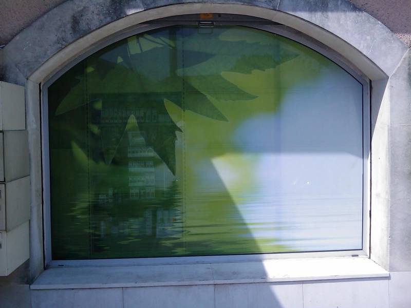 décoration de vitrine adhésif pharmacie chateauneuf les martigues