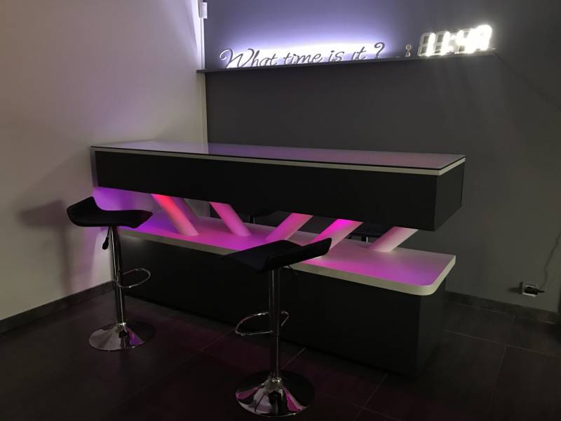comptoir de bar sur mesure lumineux montpellier