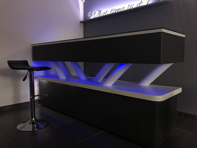 comptoir de bar sur mesure lumineux nimes