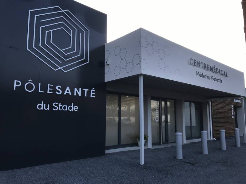 habillag de façade magasin istres