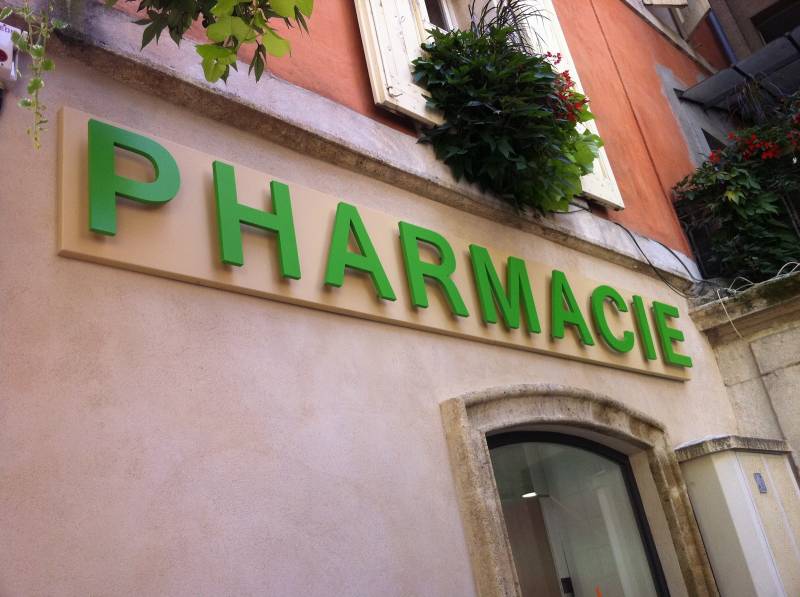 enseigne lumineuse pharmacie gard
