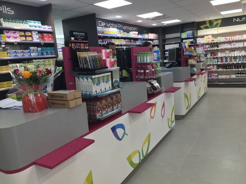 Réalisation enseigne lumineuse pour devanture de pharmacie en périphérie de Montpellier