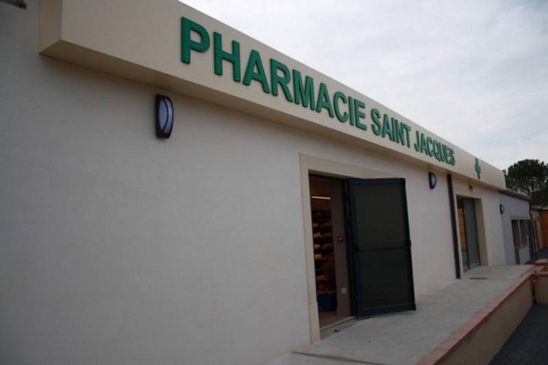 enseigne et croix de pharmacie lumineuse marseille