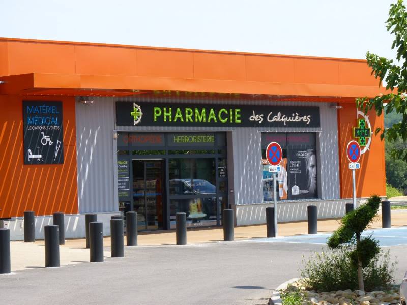 signalétique et croix de pharmacie lumineuse montpellier