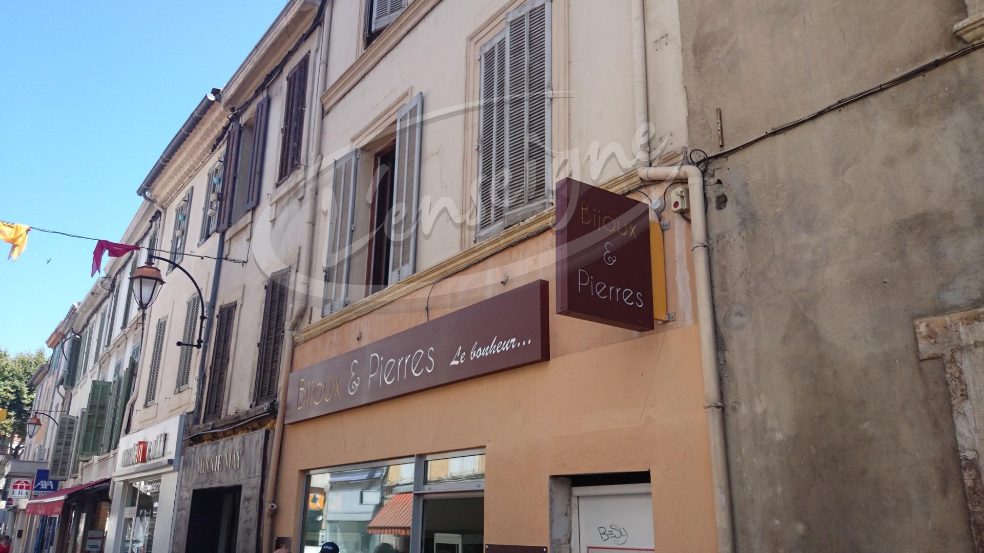 caisson lumineux salon de provence