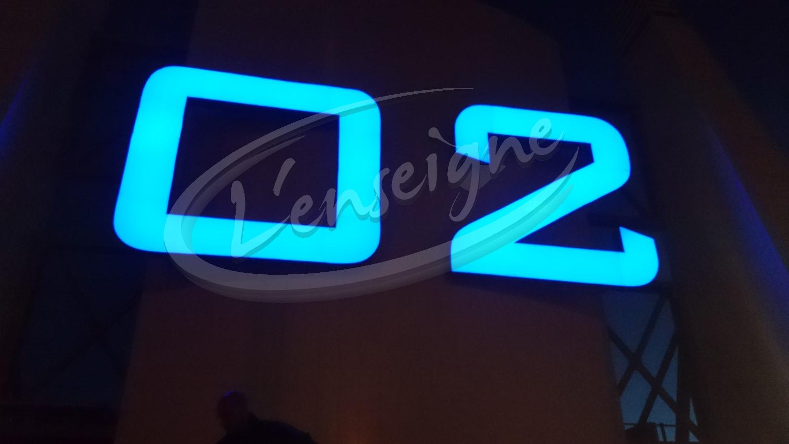 enseigne lettres lumineuse marseille