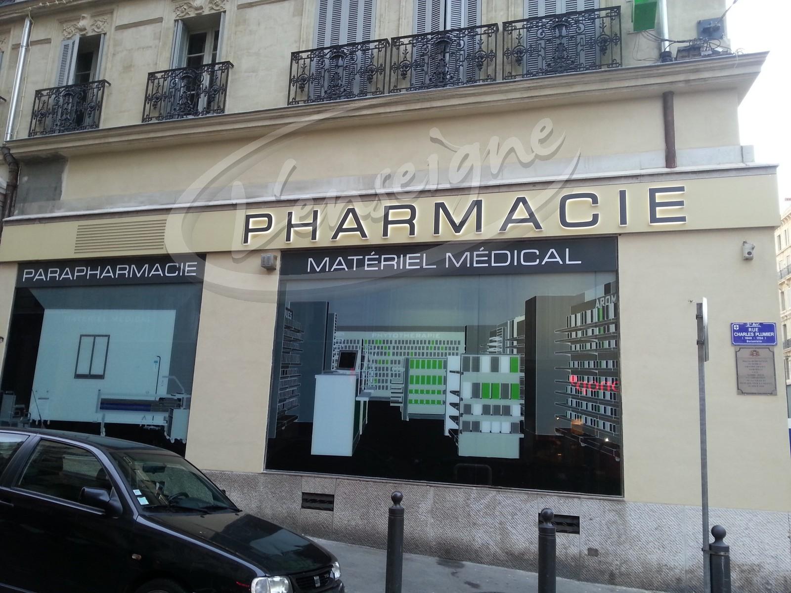 Lettres reliefs pour enseigne de Pharmacie Istres