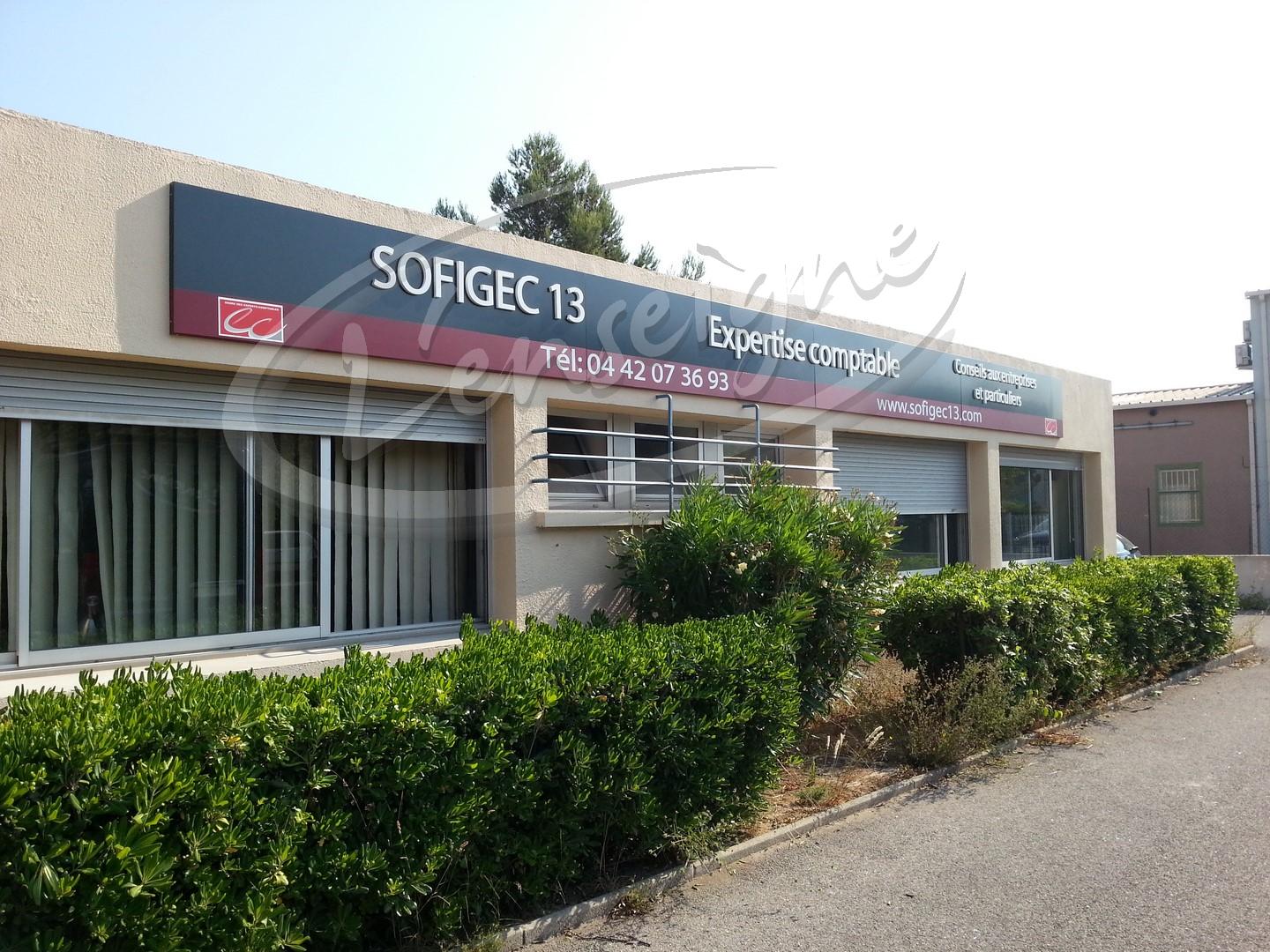 Fabrication et installation d'un panneau avec lettres reliefs pour Sofigec à Martigues