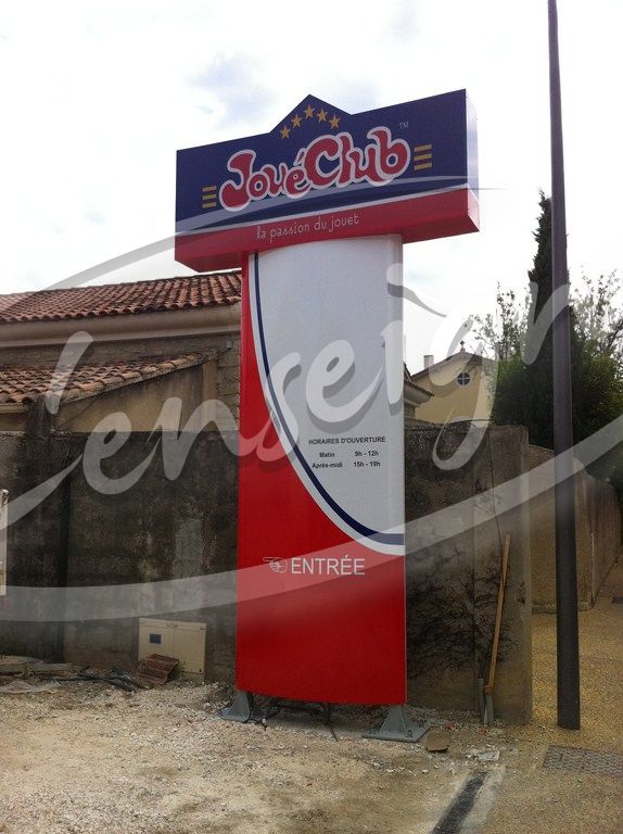 totem extérieur signalétique istres