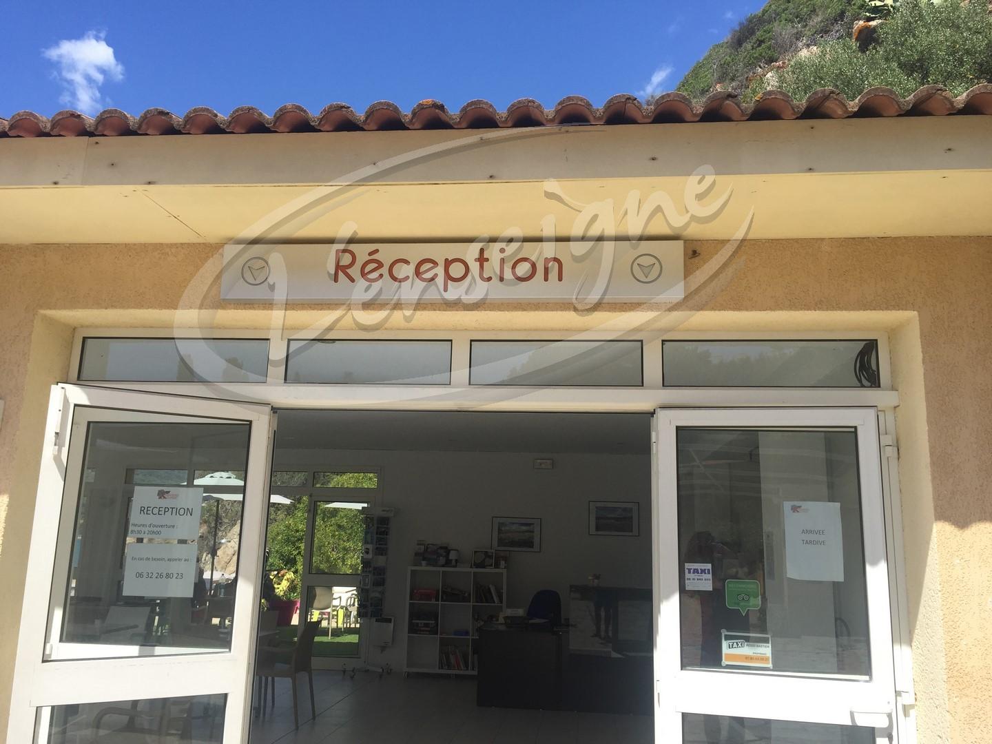 caisson lumineux alu brossé marignane