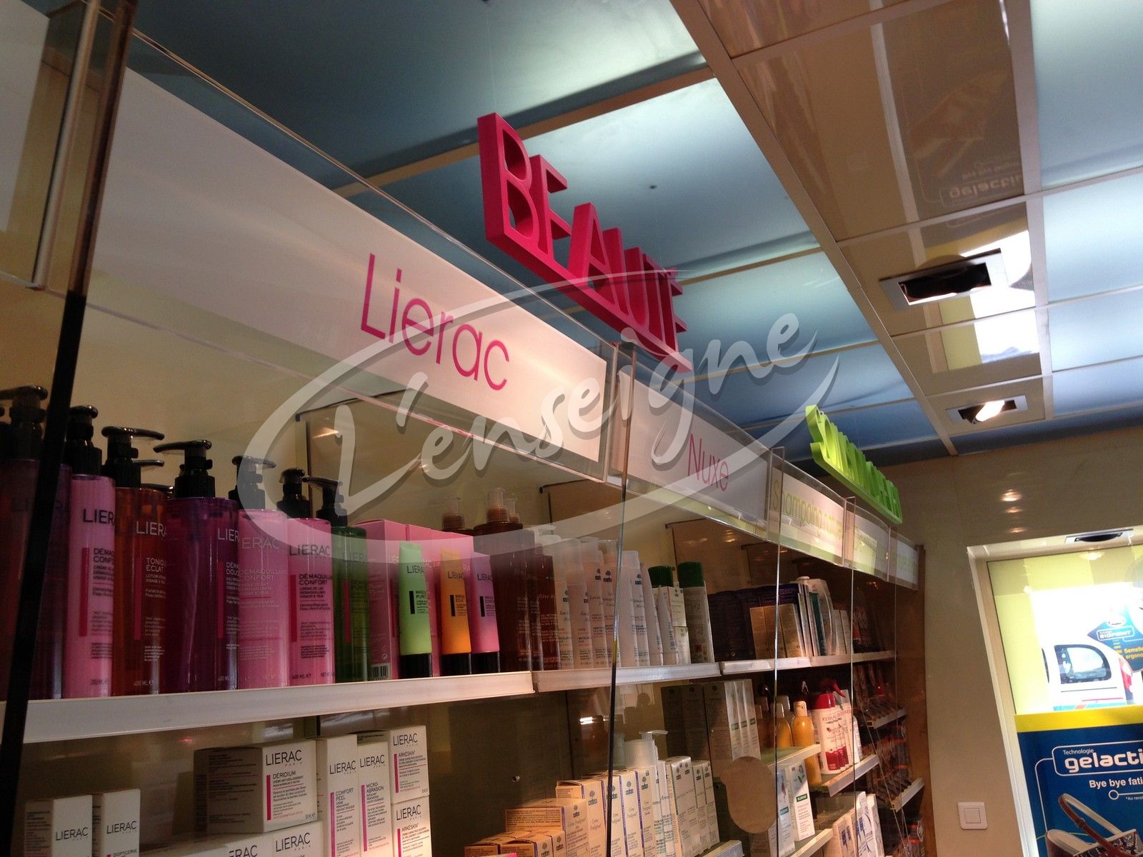 signalétique pour intérieur de magasin à vitrolles