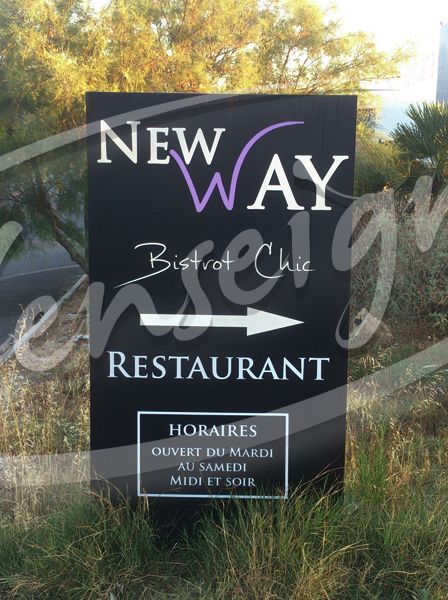 petit totem signalétique plan de campagne