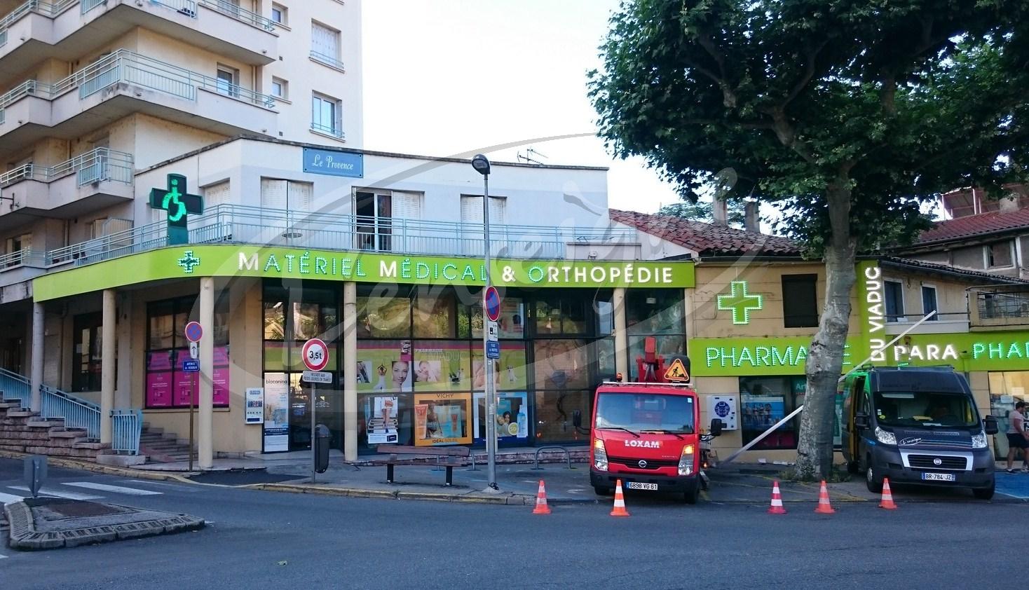 Pharmacie Millau enseigne