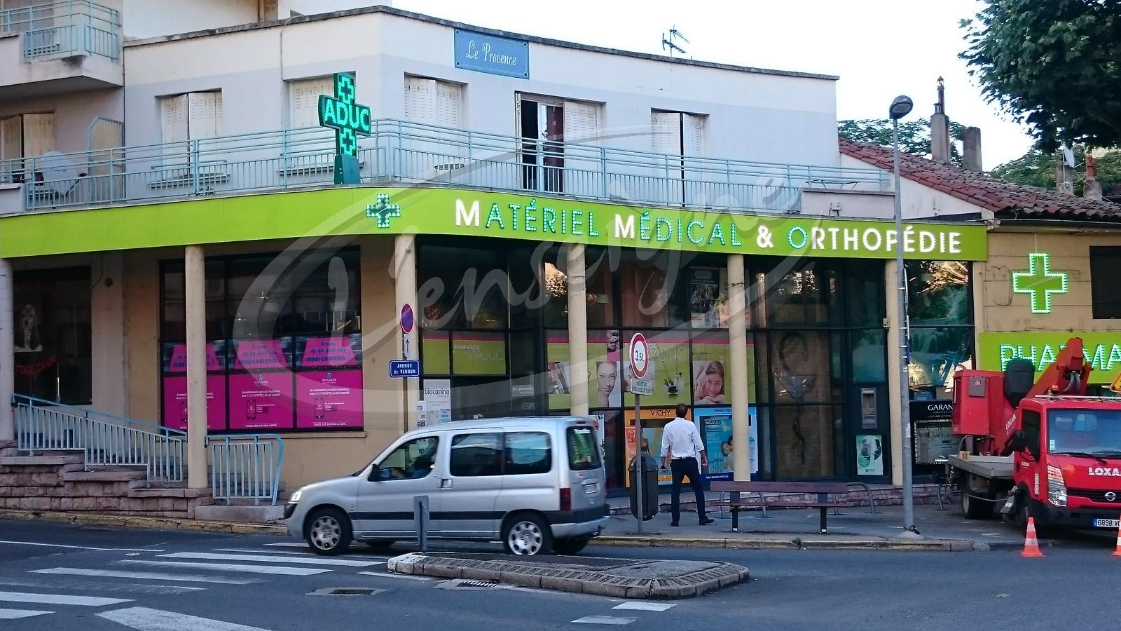 Enseigne lumineuse millau