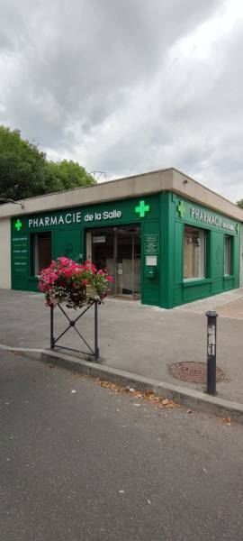 habillage de façade pharmacie chateauneuf les martigues
