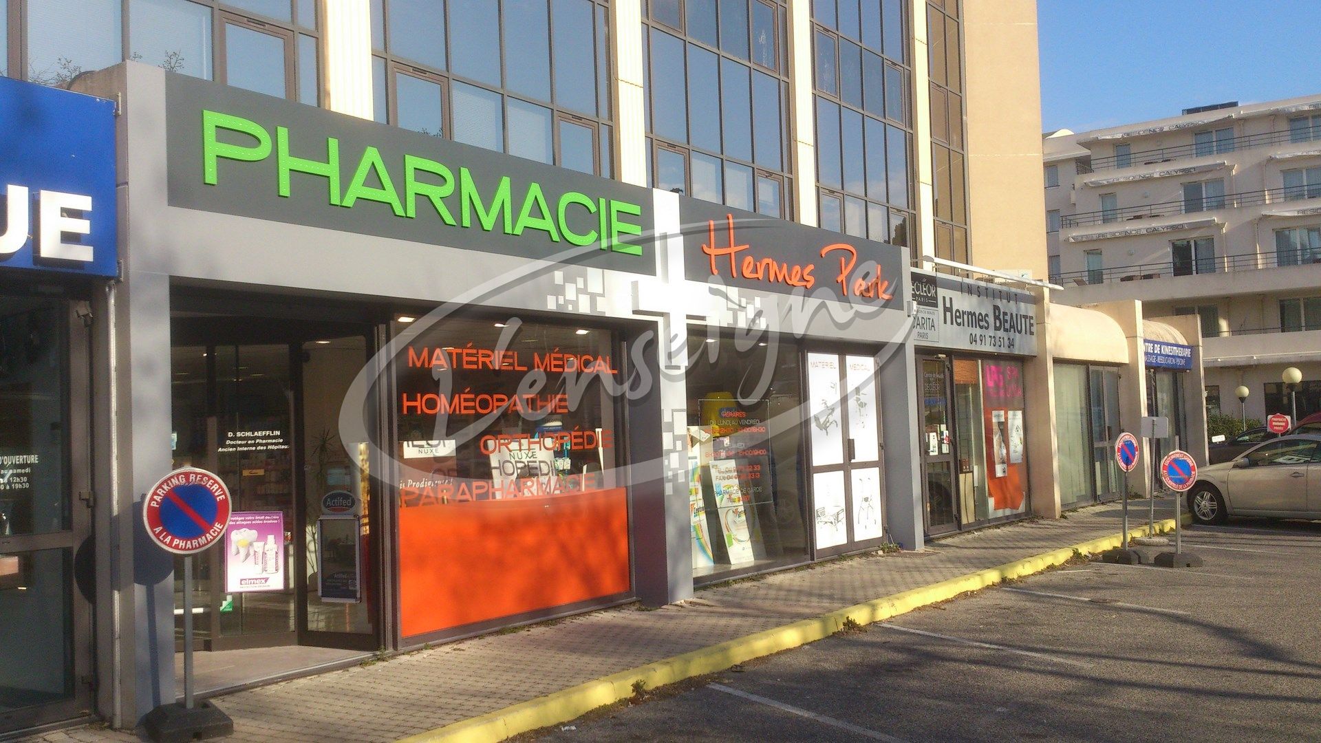 enseigne diodes pharmacie à salon de provence