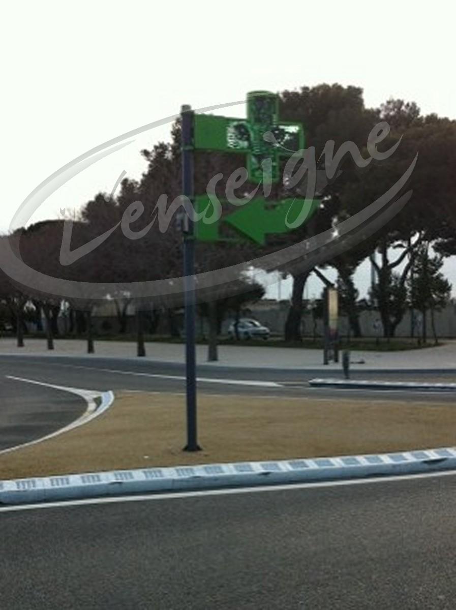 croix de pharmacie lumineuse nimes